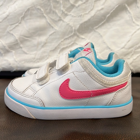 Nike Sneakers - Picture 5 of 11